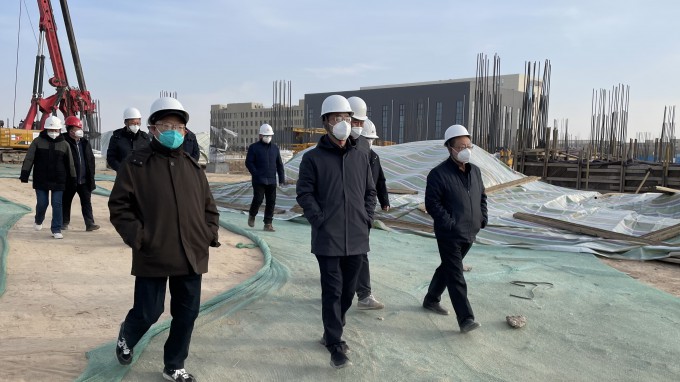 馬明一行赴蘭州新區(qū)西北工程檢測研發(fā)中心項(xiàng)目調(diào)研檢查