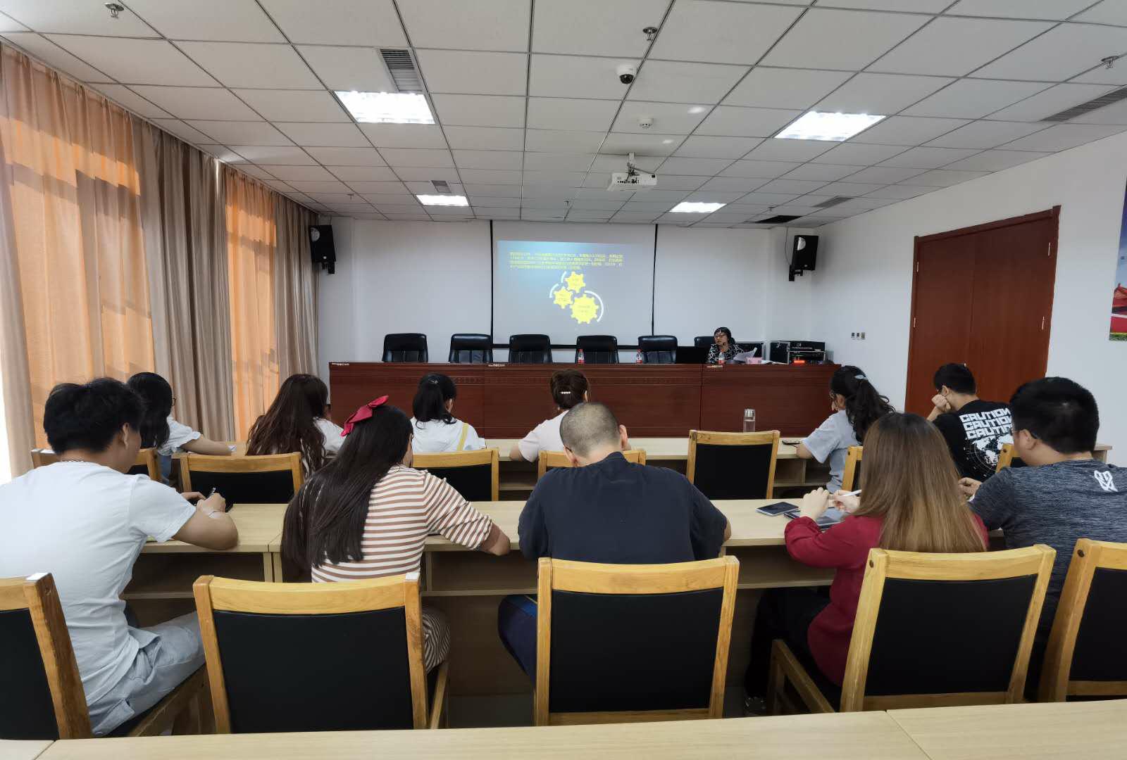 筑夢(mèng)未來(lái)  點(diǎn)亮希望<br/>——招標(biāo)咨詢集團(tuán)2020年新員工培訓(xùn)